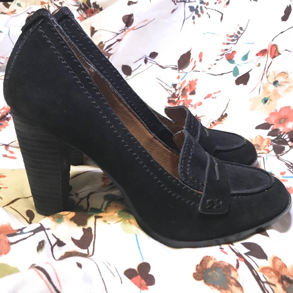 🚨 CLEARANCE! Calvin Klein Black Suede Heels